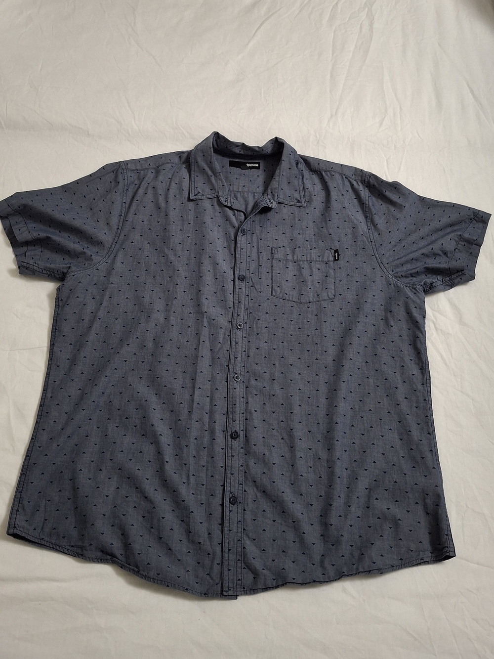 Ripzone Men's Short Sleeve Button-Up Shirt - Blue Geometric Triangle Pattern